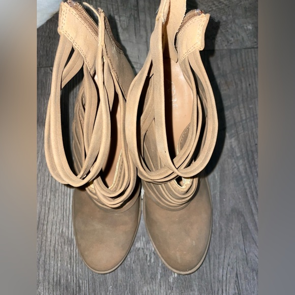 ✨Tan suede Ardene heeled boots - Picture 2 of 2